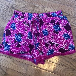 Hollister floral shorts
